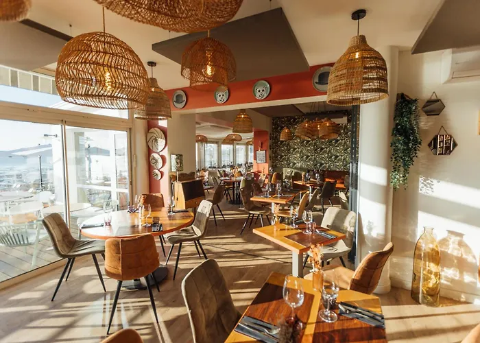 Beach Hotel - Le Grand Chalet